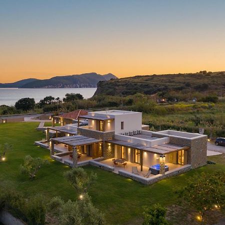 Quinta Essentia Suites Foiniki Bagian luar foto