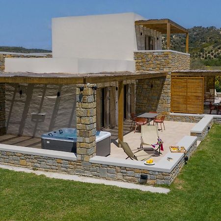 Quinta Essentia Suites Foiniki Bagian luar foto