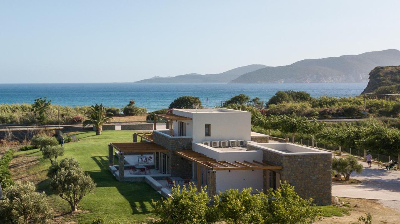 Quinta Essentia Suites Foiniki Bagian luar foto