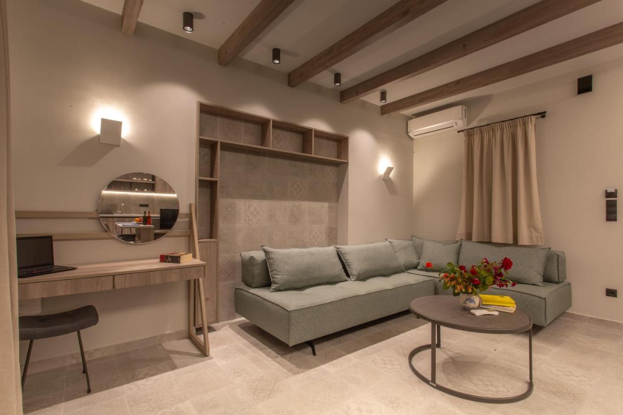 Quinta Essentia Suites Foiniki Bagian luar foto