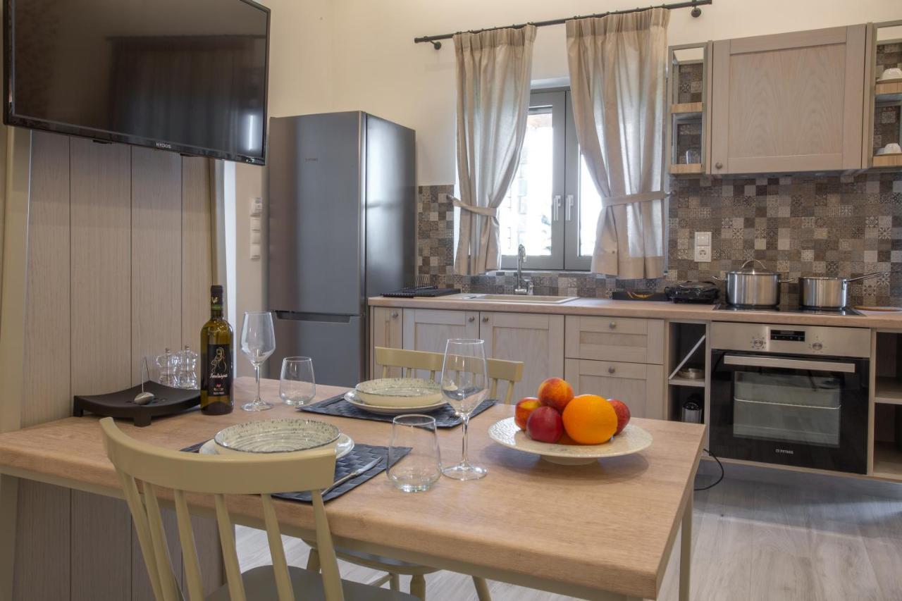 Quinta Essentia Suites Foiniki Bagian luar foto