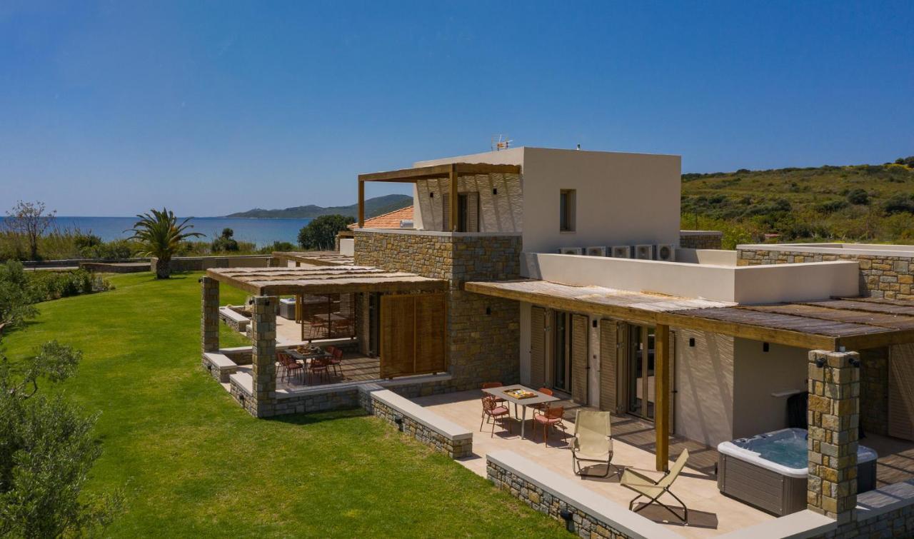 Quinta Essentia Suites Foiniki Bagian luar foto