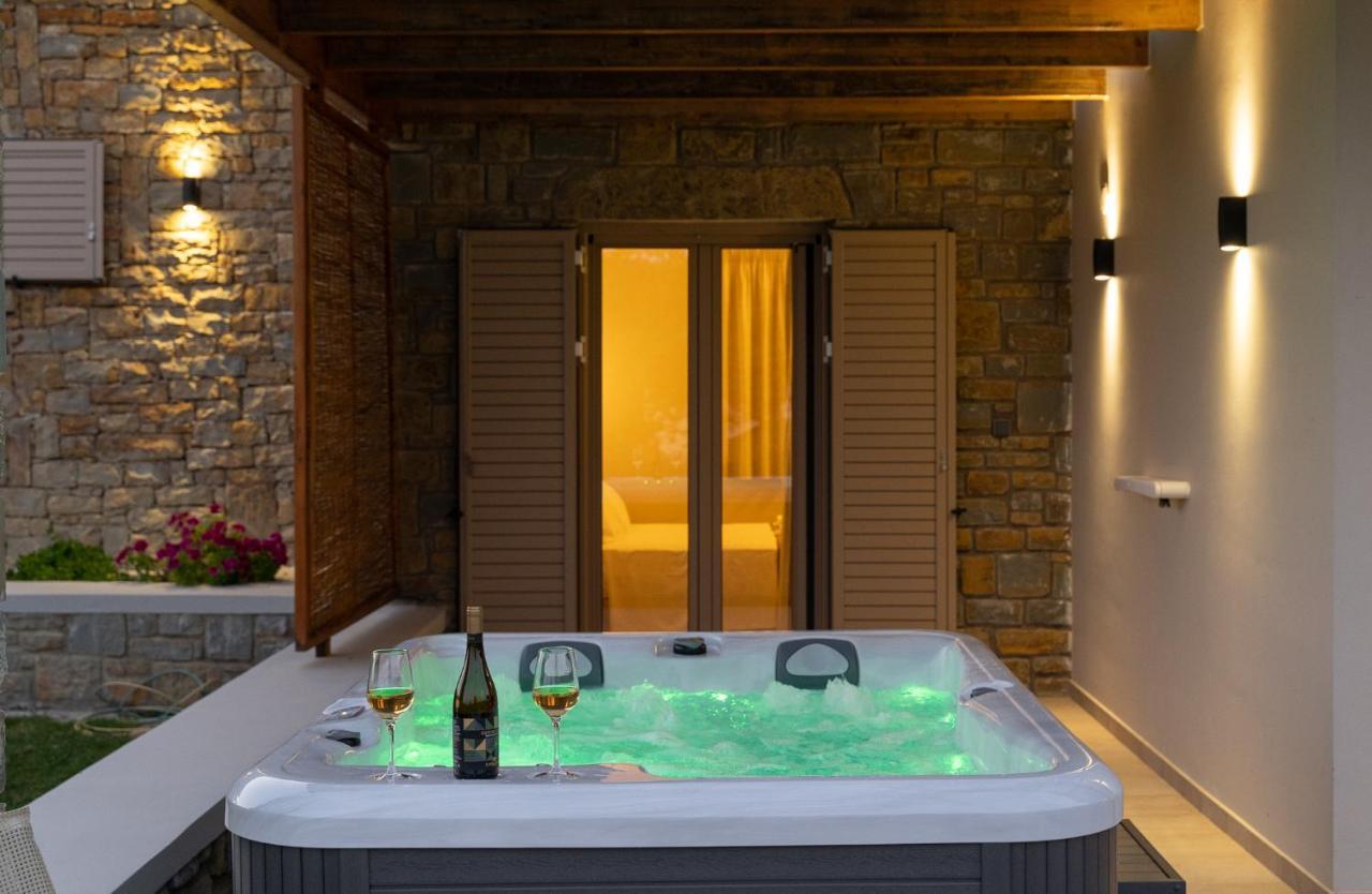 Quinta Essentia Suites Foiniki Bagian luar foto