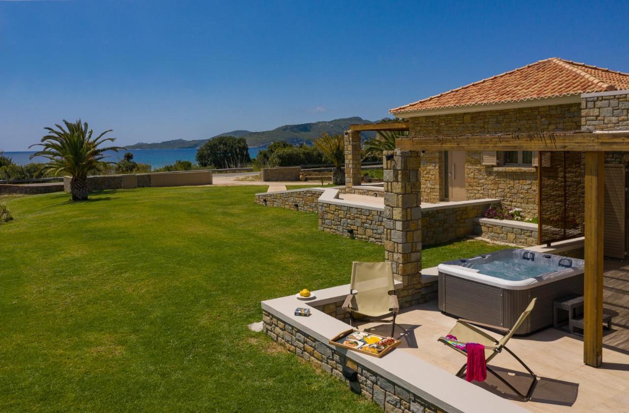 Quinta Essentia Suites Foiniki Bagian luar foto