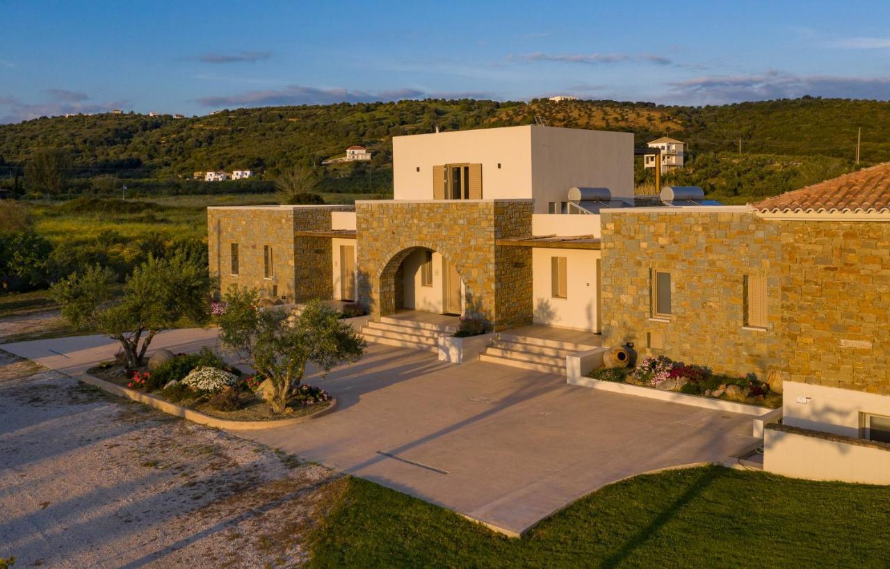 Quinta Essentia Suites Foiniki Bagian luar foto