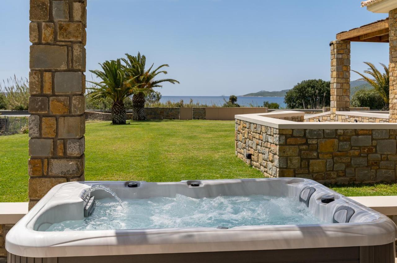Quinta Essentia Suites Foiniki Bagian luar foto