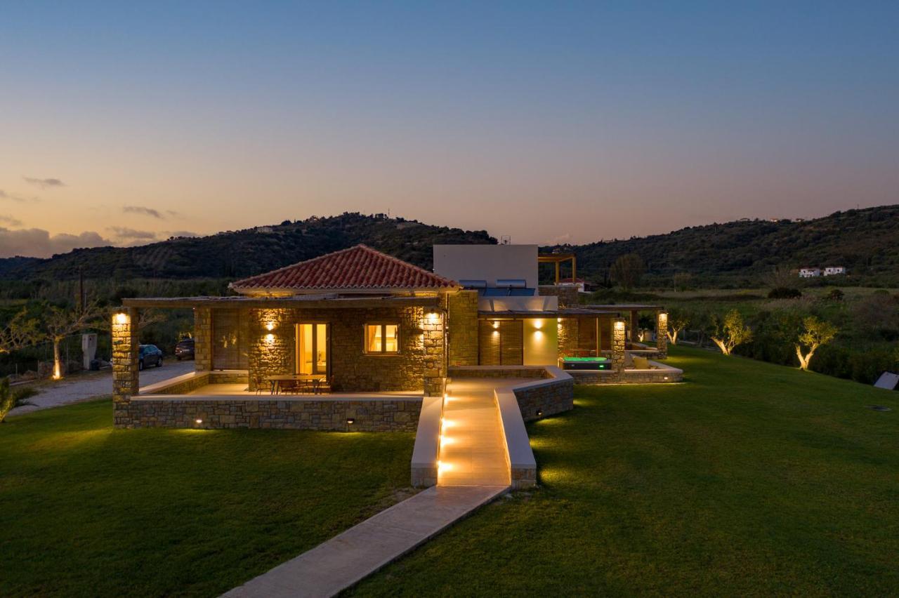 Quinta Essentia Suites Foiniki Bagian luar foto