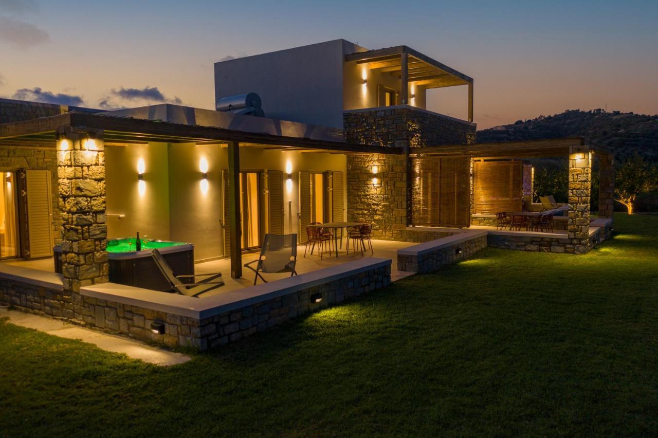 Quinta Essentia Suites Foiniki Bagian luar foto