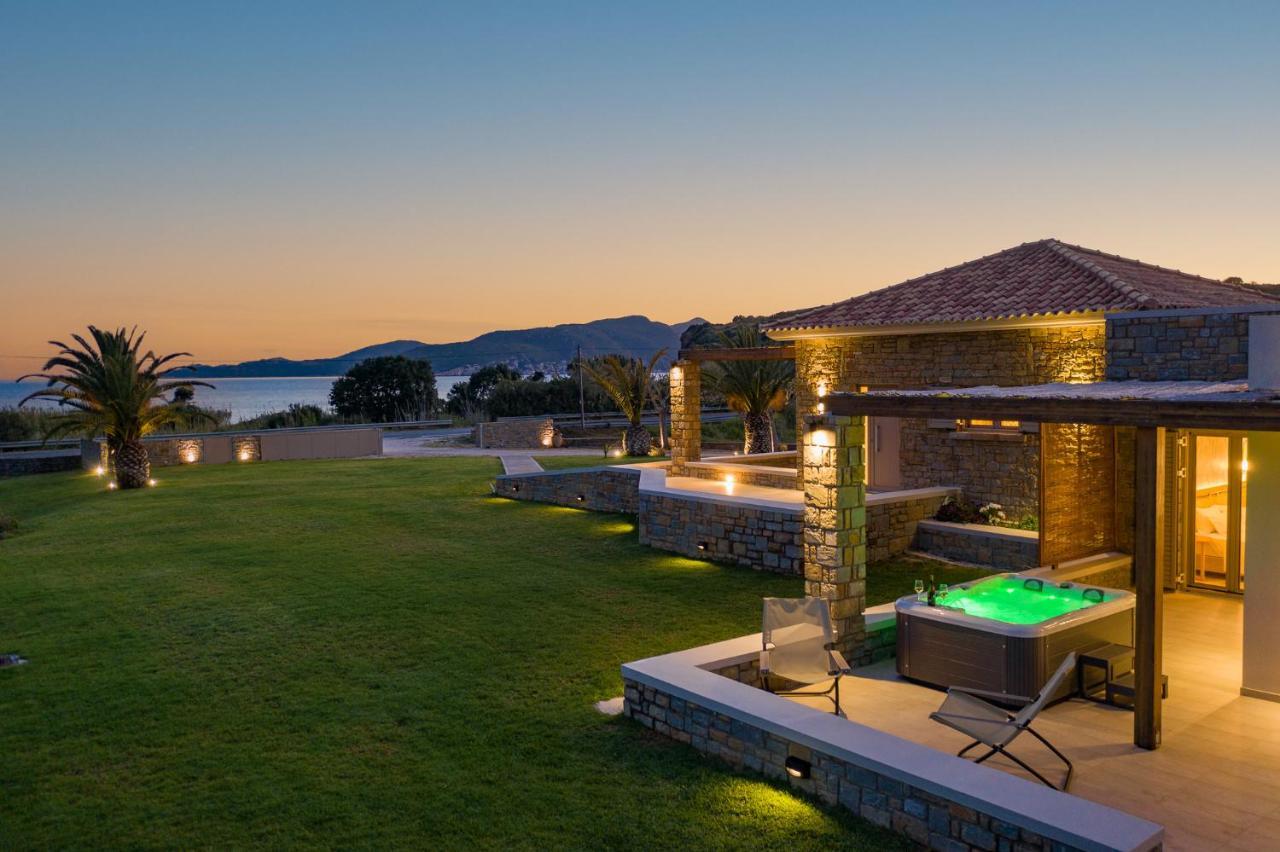 Quinta Essentia Suites Foiniki Bagian luar foto