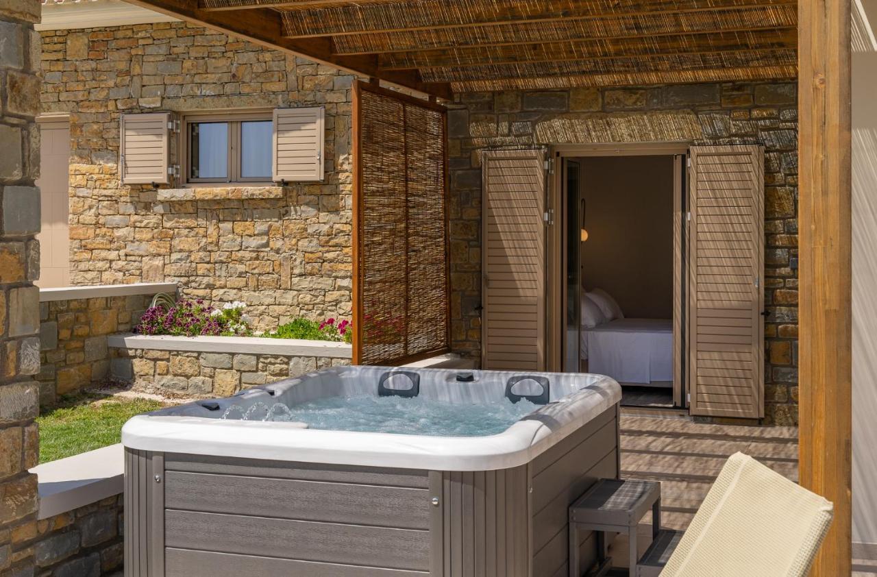 Quinta Essentia Suites Foiniki Bagian luar foto
